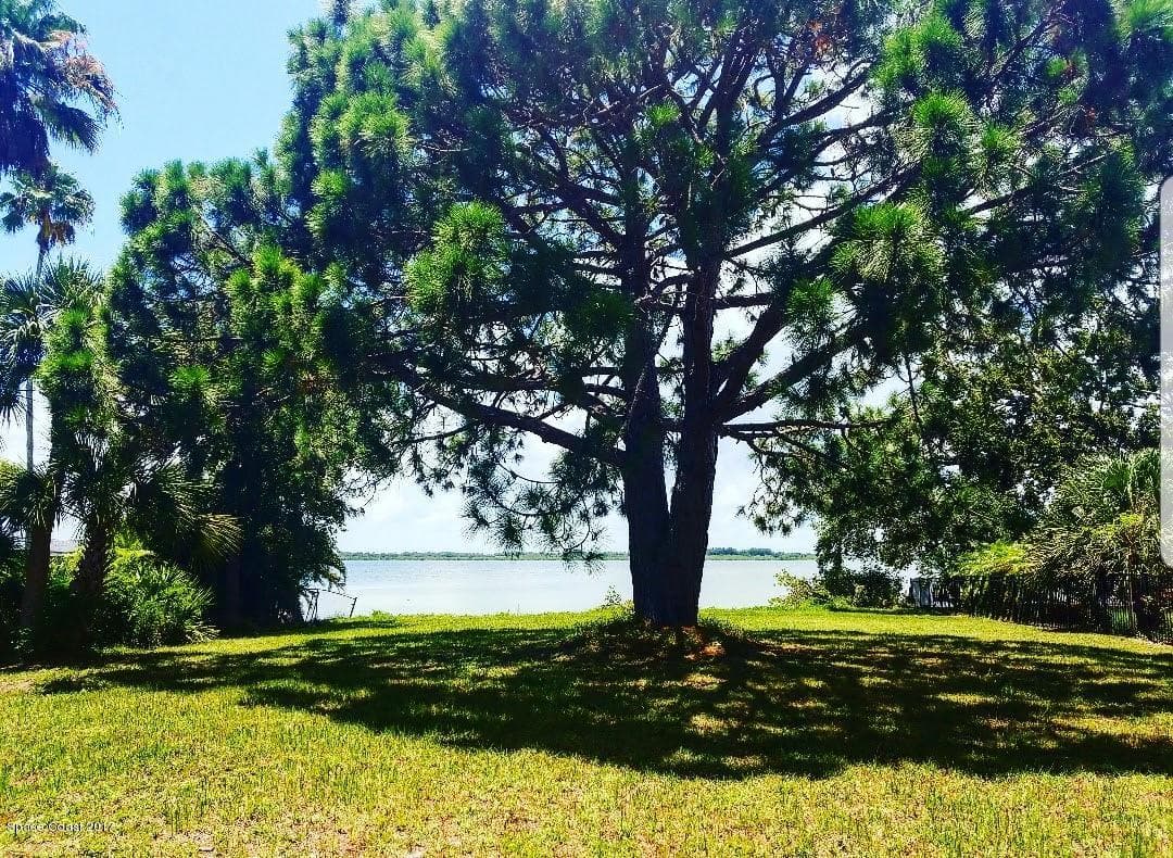 1095 Newfound Harbor Drive, Merritt Island, FL 32952 photo 2