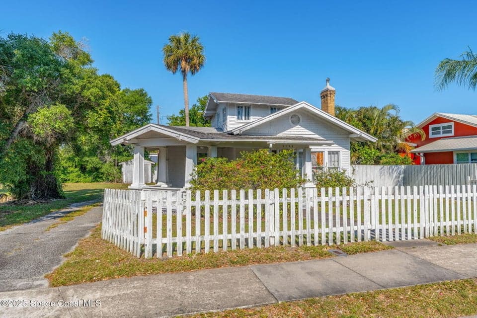 2106 Vernon Place, Melbourne, FL 32901 photo 4