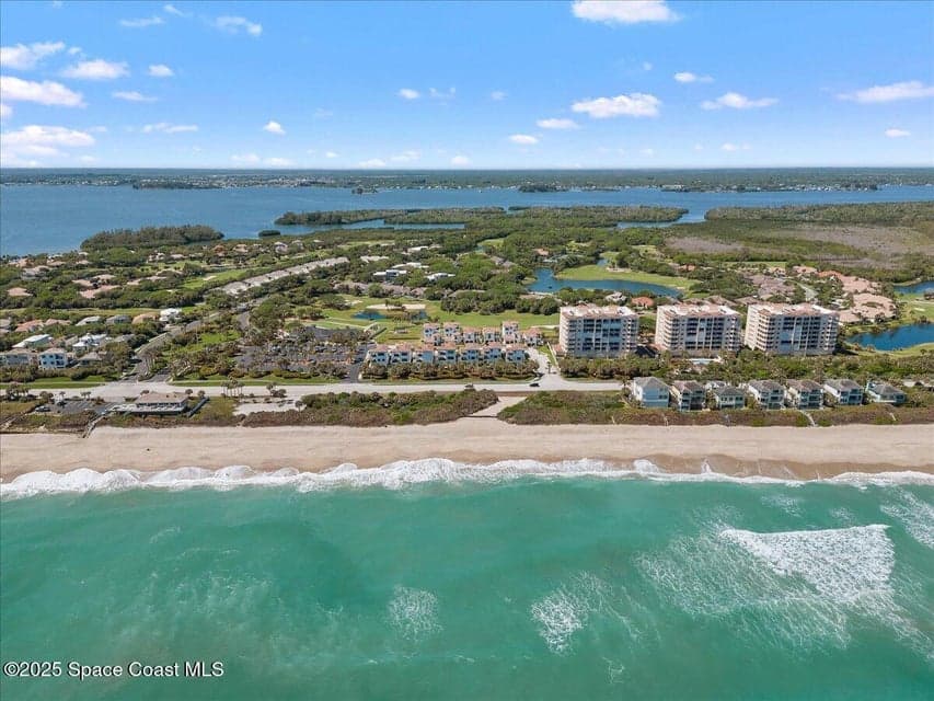 110 Warsteiner Way 204, Melbourne Beach, FL 32951 photo 3