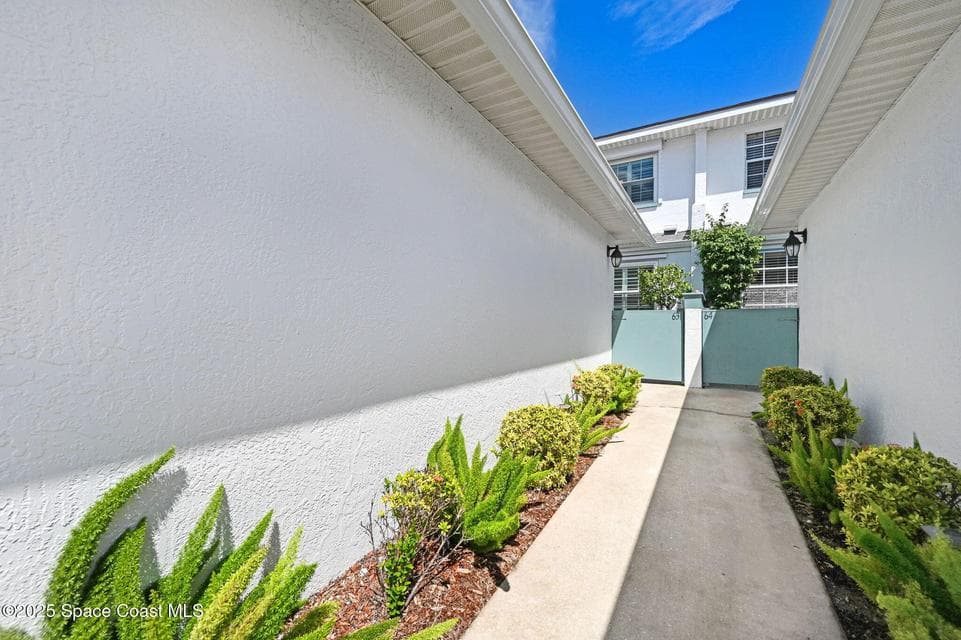 290 Paradise Boulevard 63, Indialantic, FL 32903 photo 4