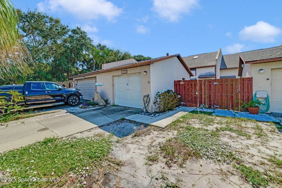 305 Taft Avenue, Cocoa Beach, FL 32931 photo 2