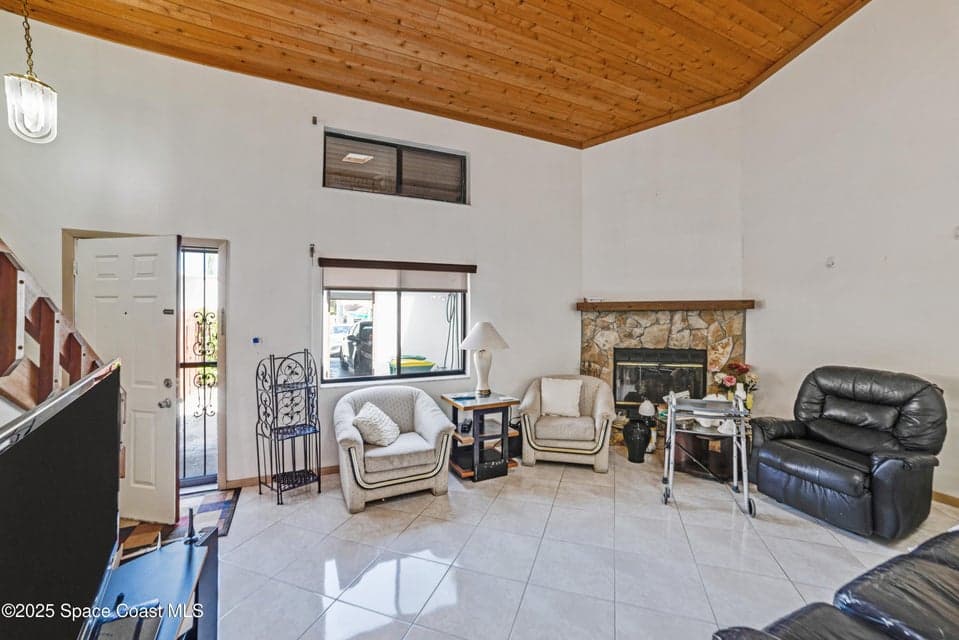 305 Taft Avenue, Cocoa Beach, FL 32931 photo 5