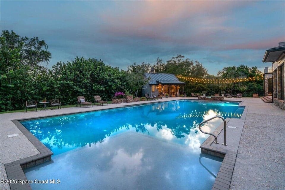 586 Wethersfield Place, Melbourne, FL 32940 photo 5