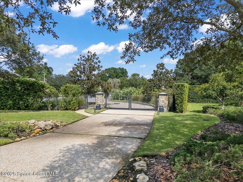 586 Wethersfield Place, Melbourne, FL 32940 photo 6