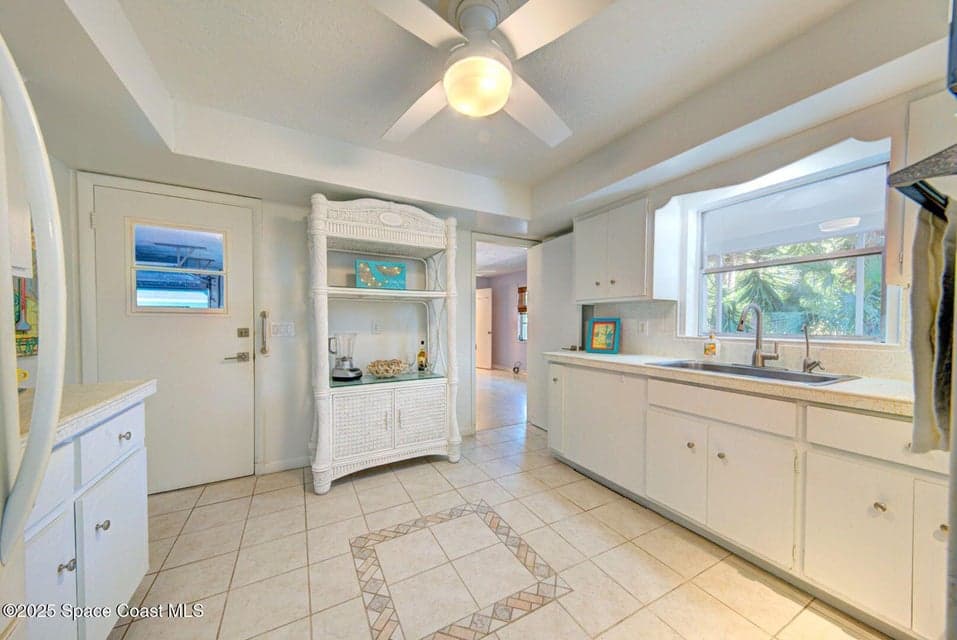 6545 Floridana Avenue, Melbourne Beach, FL 32951 photo 3