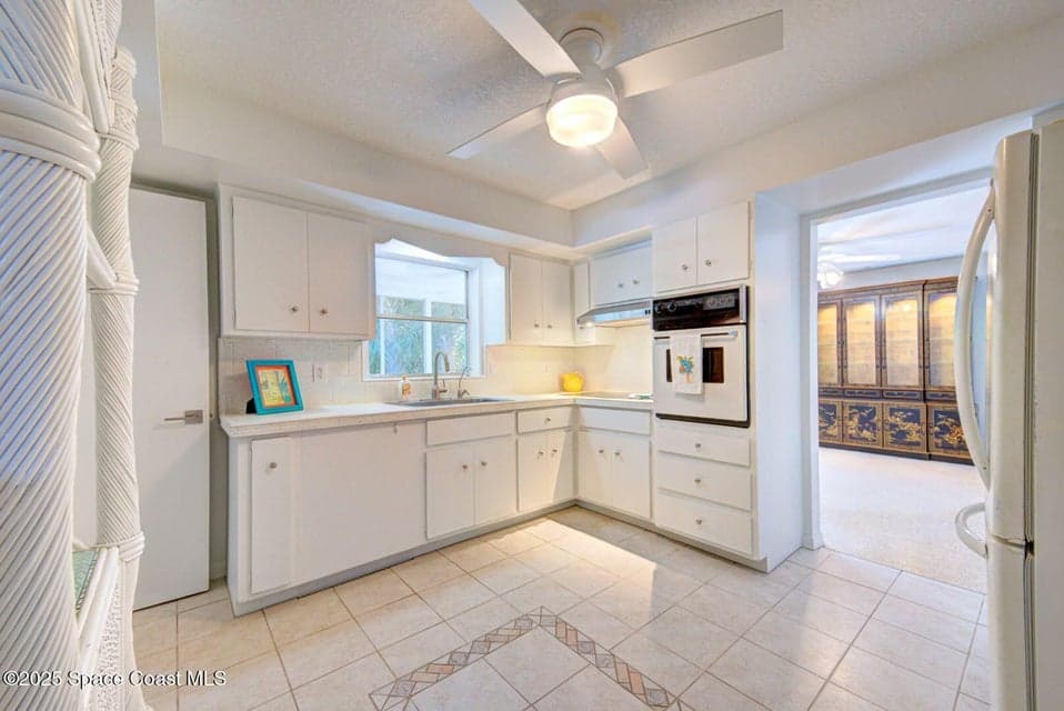 6545 Floridana Avenue, Melbourne Beach, FL 32951 photo 5