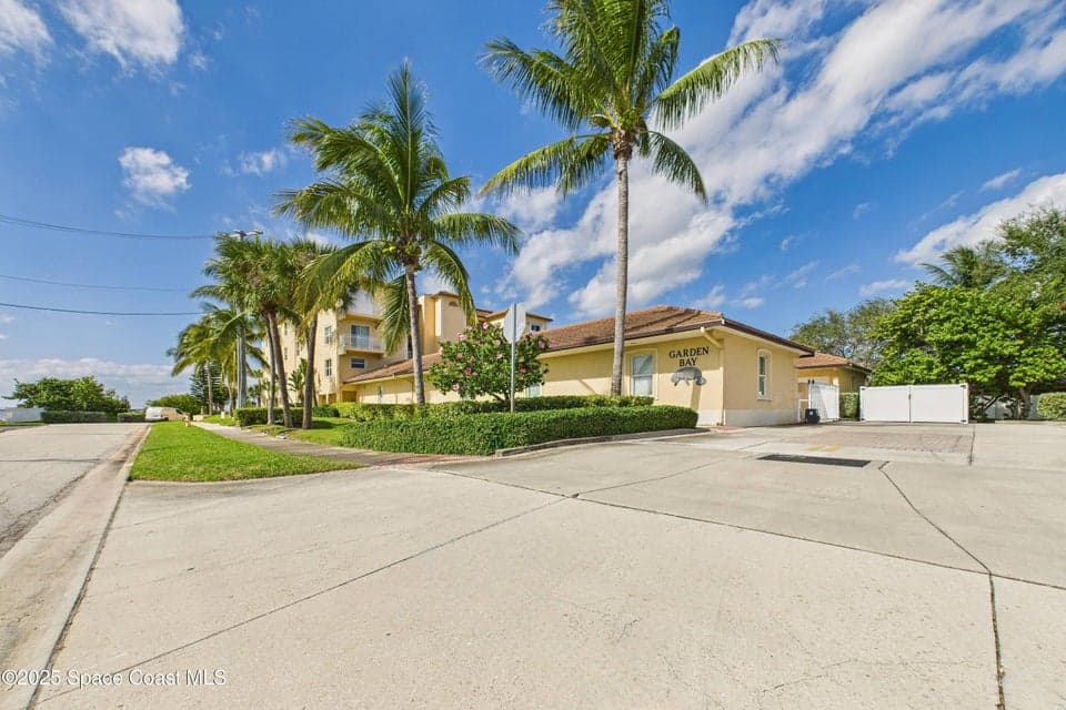 191 Seminole Lane 203, Cocoa Beach, FL 32931 photo 2