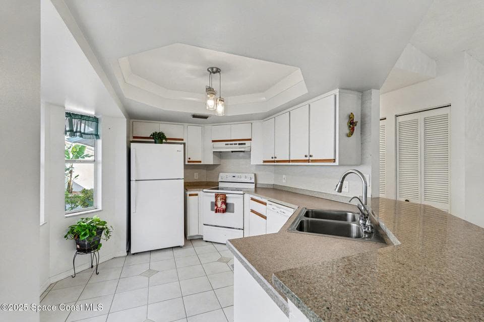 904 Maplewood Court, Melbourne, FL 32940 photo 5