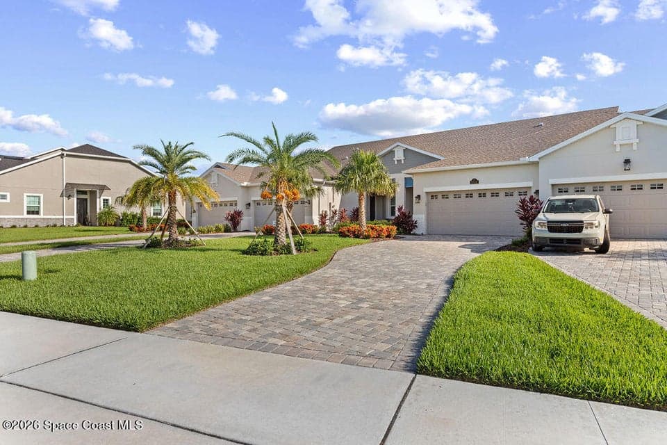 Condo for sale at 2818 Avalonia Drive, Melbourne, FL 32940 – 3 bed, 2 bath, photo 2