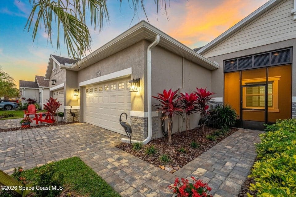 Condo for sale at 7994 Cache Creek Lane, Melbourne, FL 32940 – 3 bed, 2 bath, photo 2