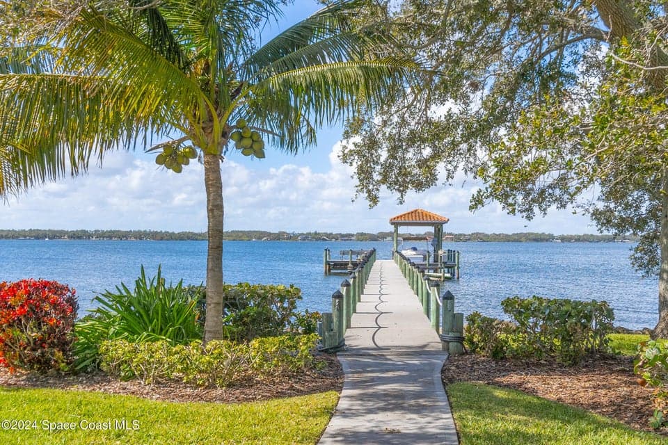 265 Stewart Drive, Merritt Island, FL 32952 photo 2