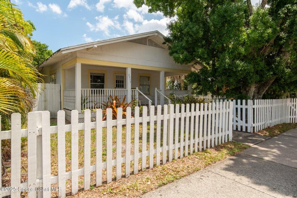 2013 2101 Vernon Place, Melbourne, FL 32901 photo 4