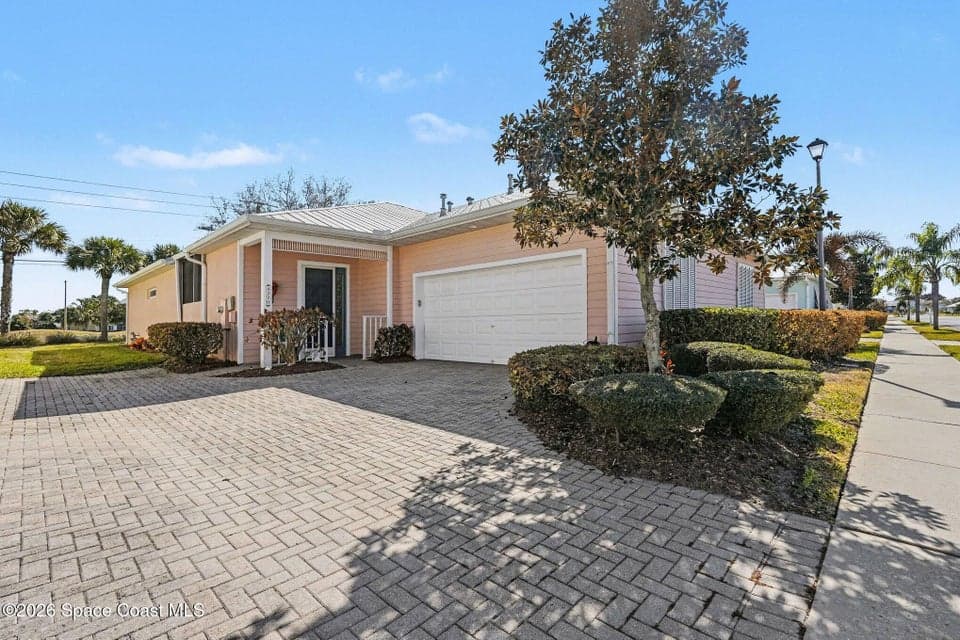 4220 Alamanda Key Drive, Melbourne, FL 32901