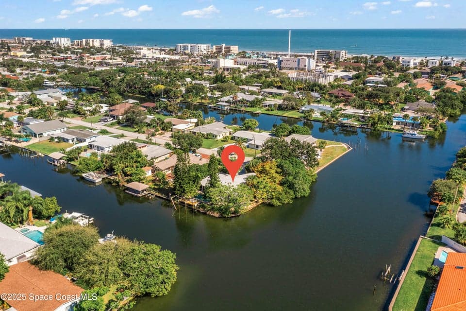 124 Aucila Road, Cocoa Beach, FL 32931 photo 2