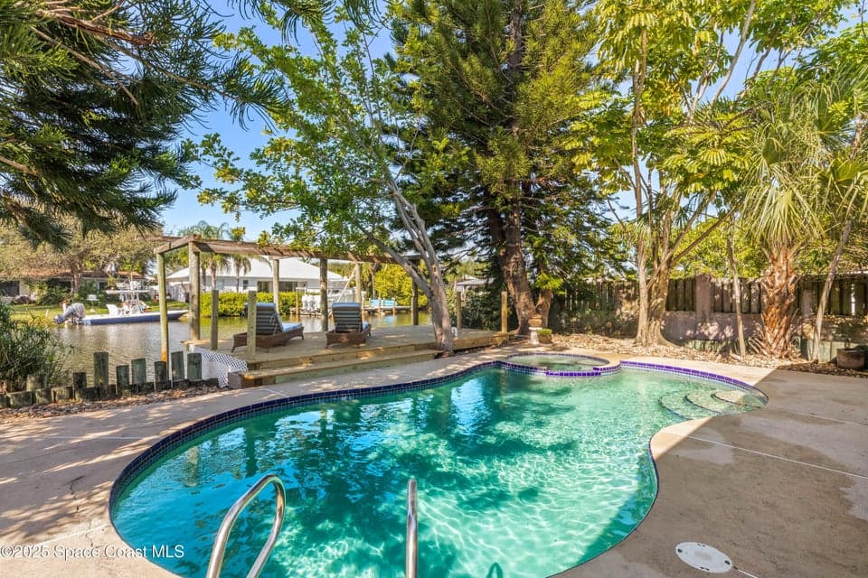 124 Aucila Road, Cocoa Beach, FL 32931 photo 4