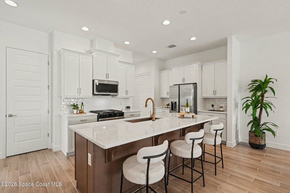 Condo for sale at 3030 Avalonia Drive, Melbourne, FL 32940 – 3 bed, 2 bath, photo 2