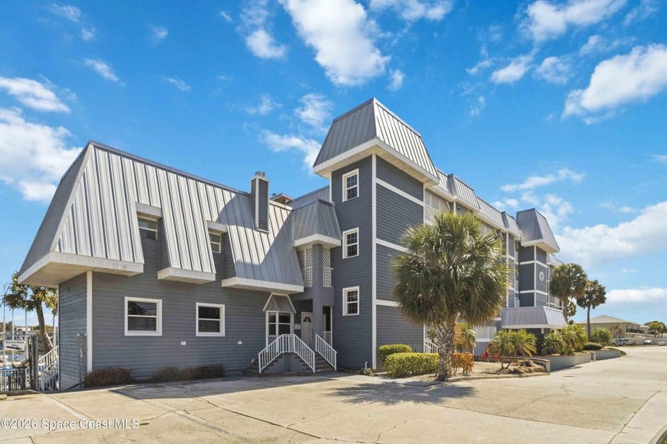 905 N Harbor City Boulevard 204, Melbourne, FL 32935 photo 2