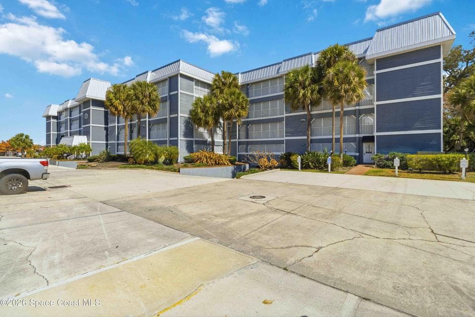 905 N Harbor City Boulevard 204, Melbourne, FL 32935 photo 3