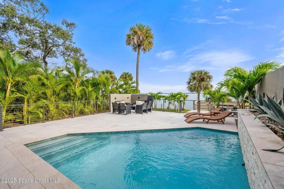 1807 Riverview Drive, Melbourne, FL 32901 photo 4