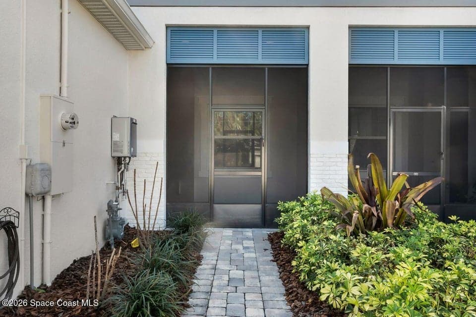 Condo for sale at 8124 Cache Creek Lane, Melbourne, FL 32940 – 3 bed, 2 bath, photo 3