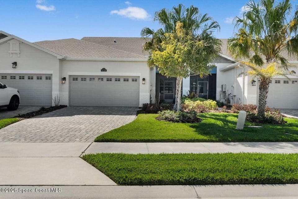 Condo for sale at 8124 Cache Creek Lane, Melbourne, FL 32940 – 3 bed, 2 bath