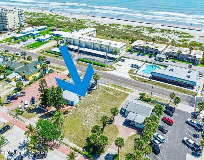 118 N Atlantic Avenue, Cocoa Beach, FL 32931 photo 2