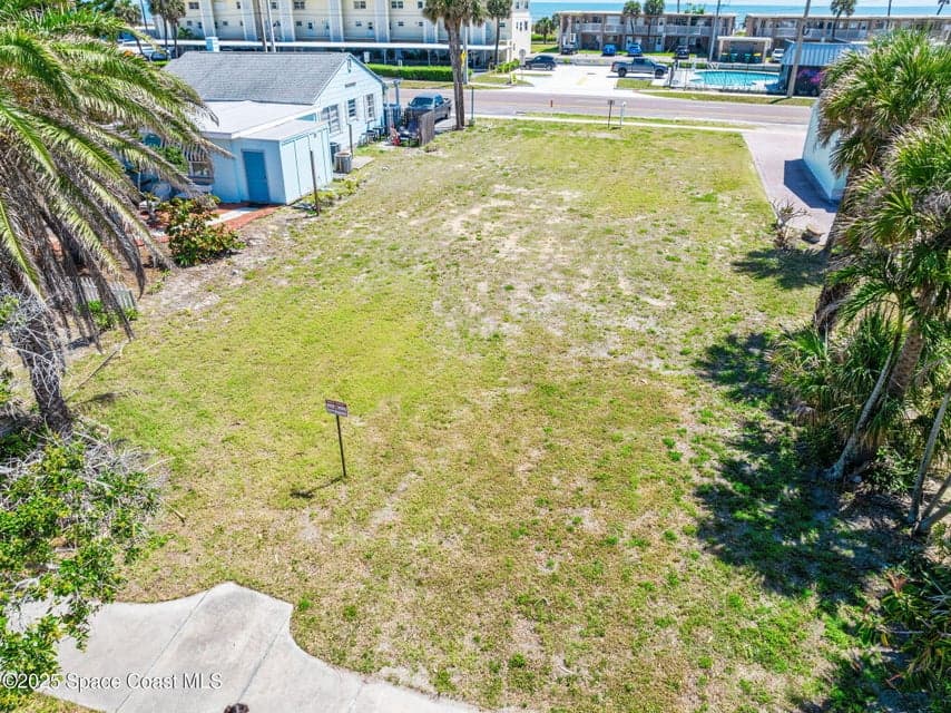 118 N Atlantic Avenue, Cocoa Beach, FL 32931 photo 3