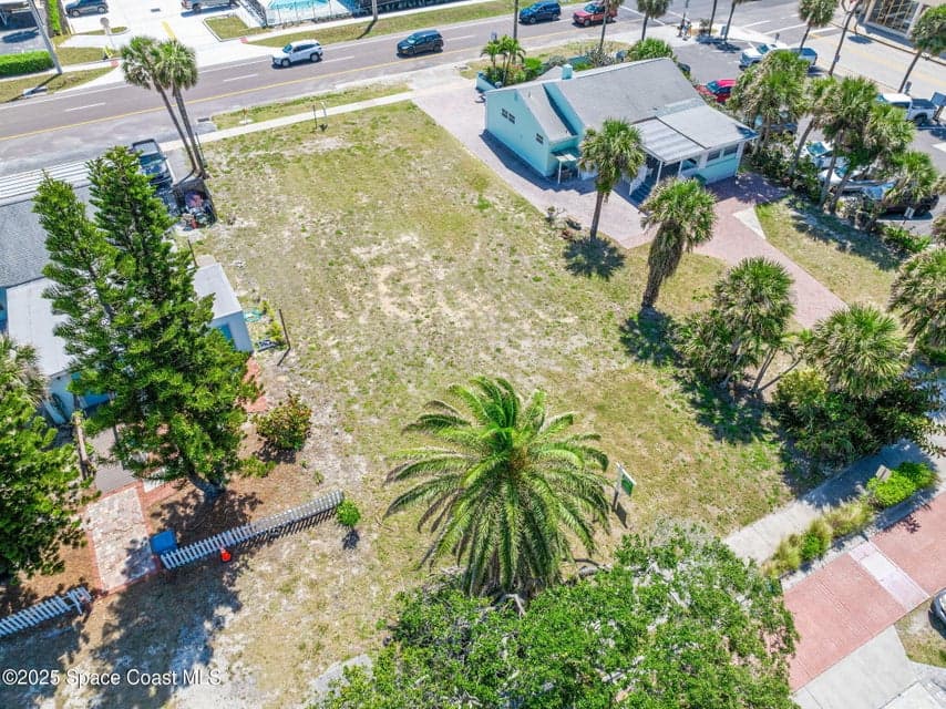 118 N Atlantic Avenue, Cocoa Beach, FL 32931 photo 4