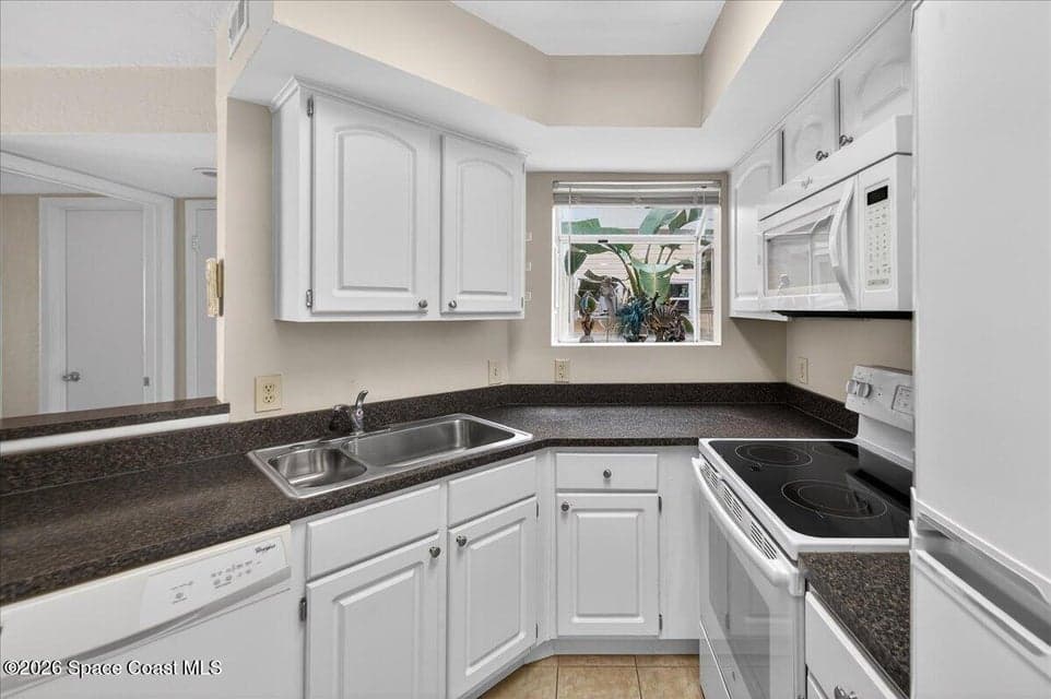 650 Island Club Court 142, Indialantic, FL 32903 photo 4