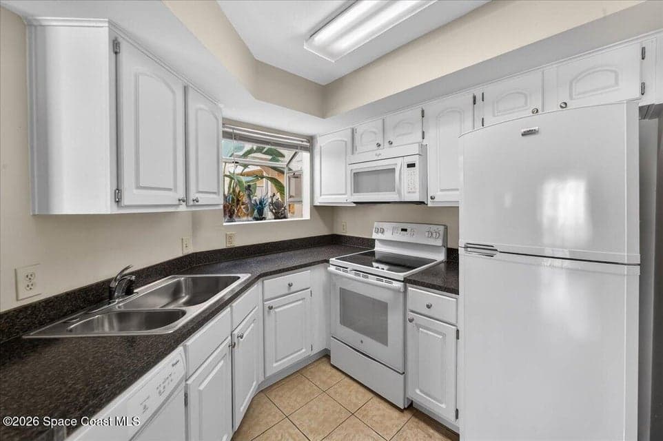650 Island Club Court 142, Indialantic, FL 32903 photo 5