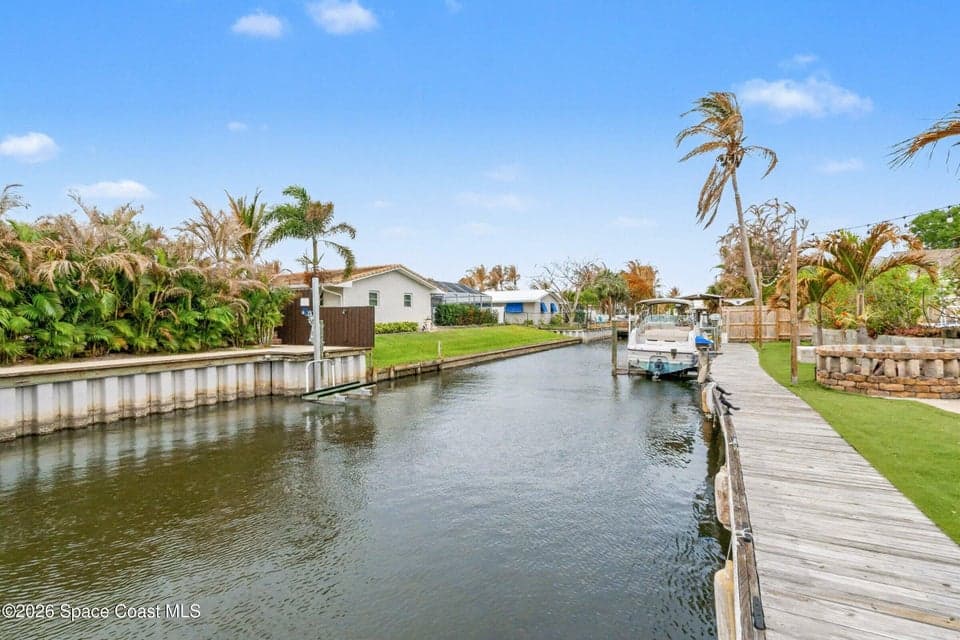725 Puesta Del Sol Plaza, Indialantic, FL 32903 photo 4