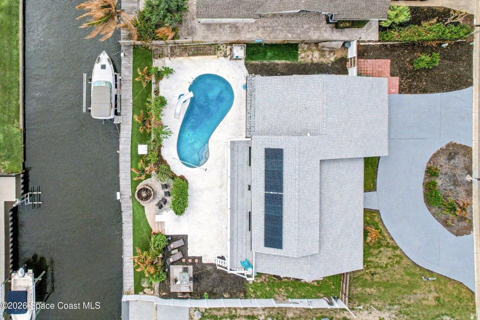 725 Puesta Del Sol Plaza, Indialantic, FL 32903 photo 2