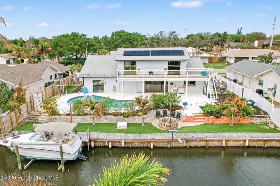 725 Puesta Del Sol Plaza, Indialantic, FL 32903