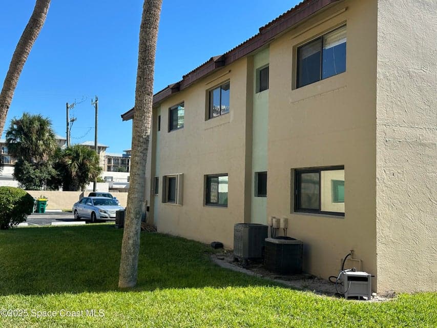 1145 N Shannon Avenue 16, Indialantic, FL 32903 photo 2