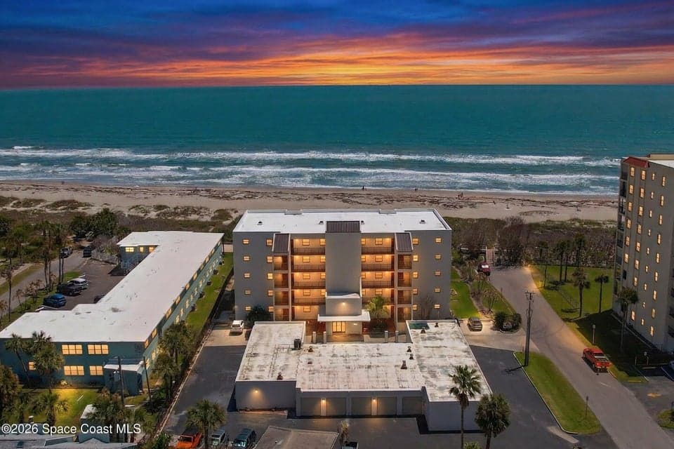 550 Garfield Avenue 302, Cocoa Beach, FL 32931 photo 2