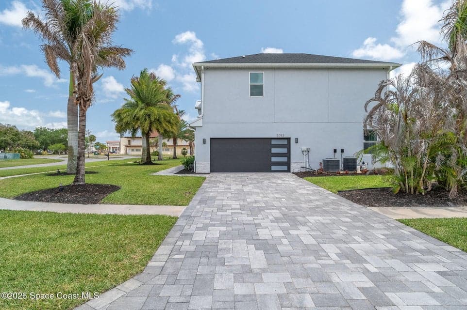 2093 Greenway Drive, Melbourne, FL 32901 photo 4