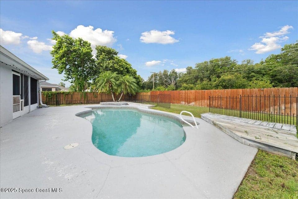 897 Hunters Creek Drive, Melbourne, FL 32904 photo 5