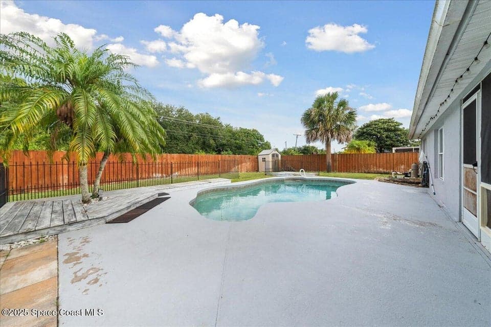 897 Hunters Creek Drive, Melbourne, FL 32904 photo 6