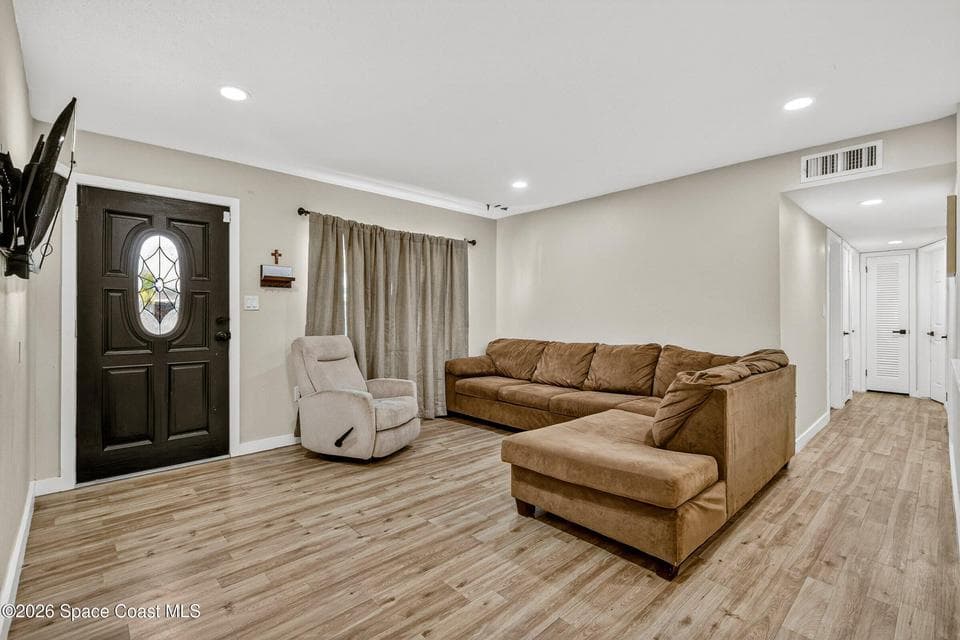 1395 Ashwood Drive, Melbourne, FL 32935 photo 5