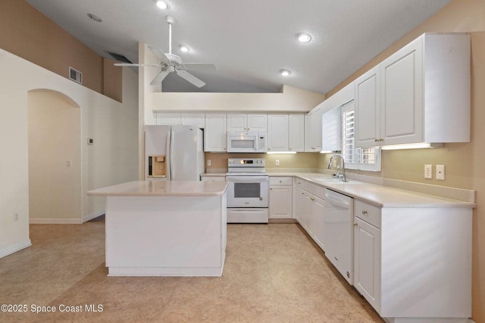 741 Indian Oaks Drive, Melbourne, FL 32901 photo 3