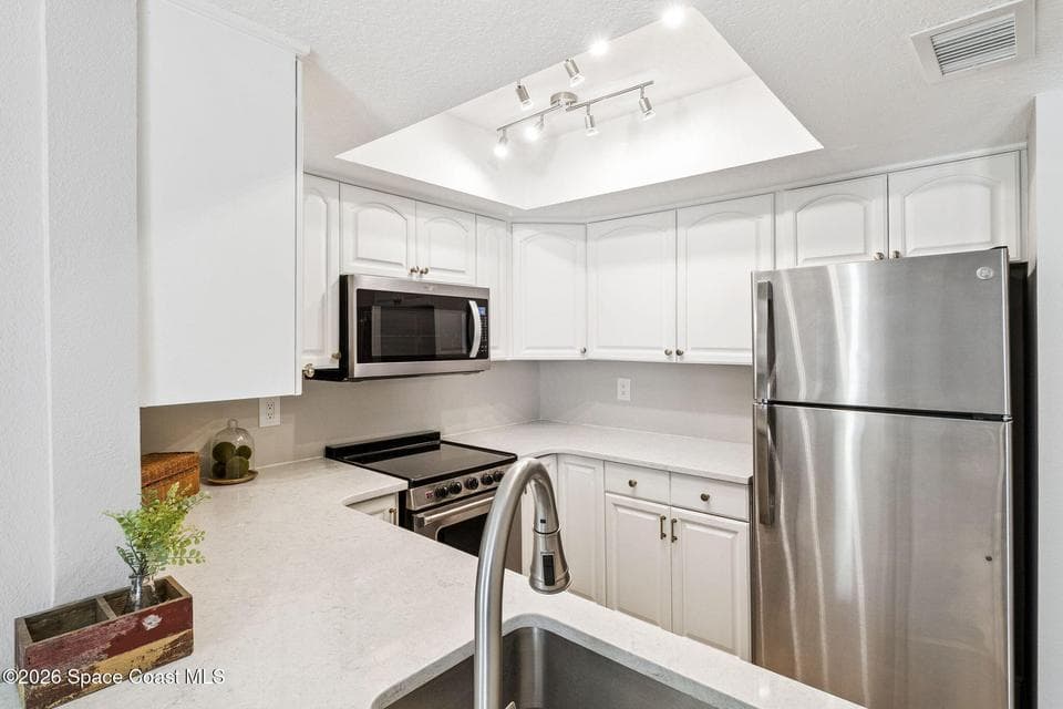 718 Fairway Drive, Melbourne, FL 32940 photo 6
