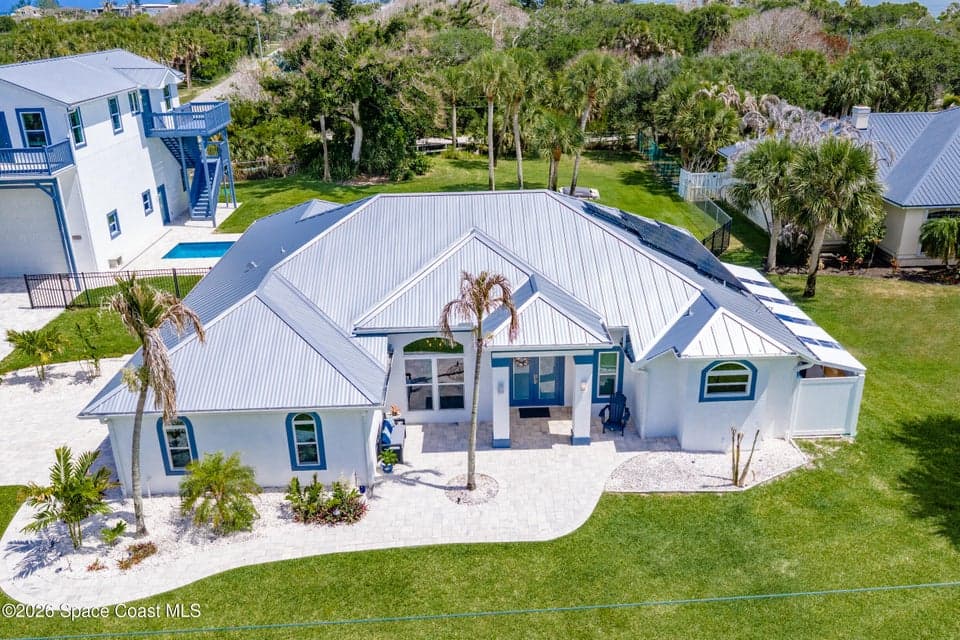 125 Bayshore Drive, Melbourne Beach, FL 32951 photo 2