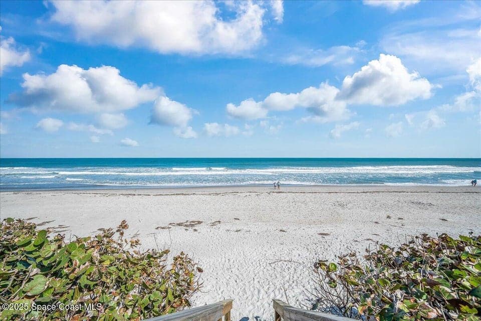 3031 Hafen Lane 306, Melbourne Beach, FL 32951 photo 2