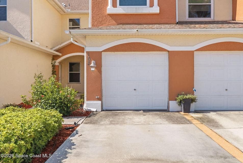 1045 Venetian Drive 102, Melbourne, FL 32904 photo 5