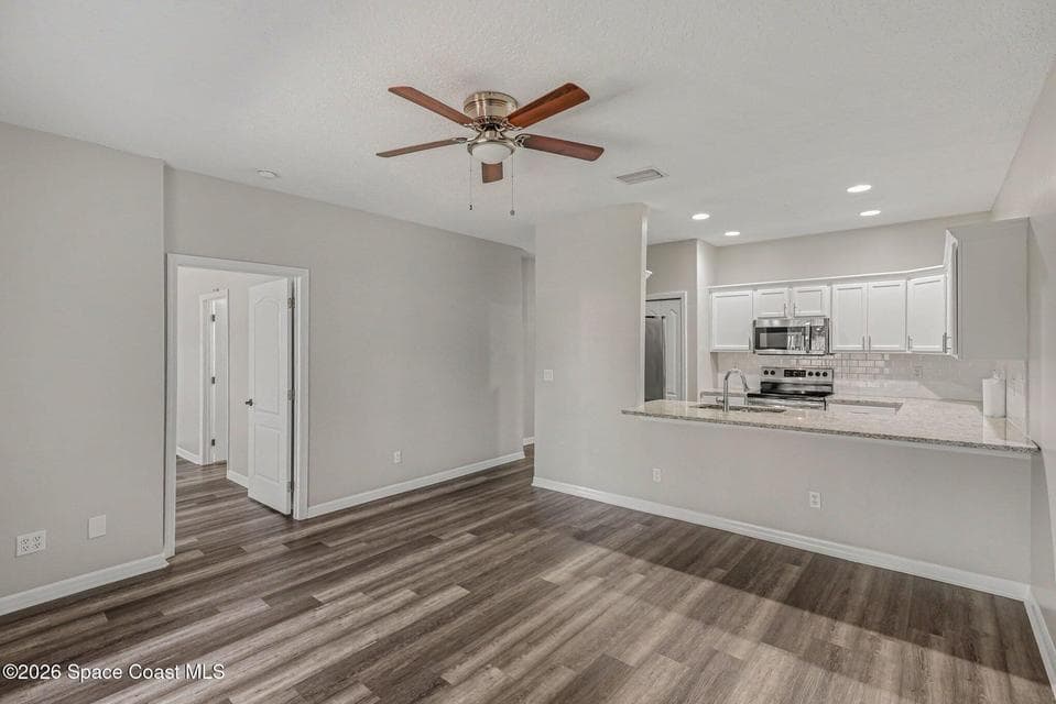 1030 Venetian Drive 103, Melbourne, FL 32904 photo 3
