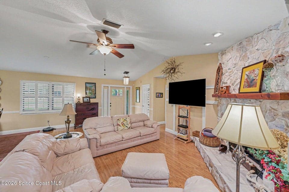 1810 Whispering Oaks Circle, Melbourne, FL 32934 photo 5
