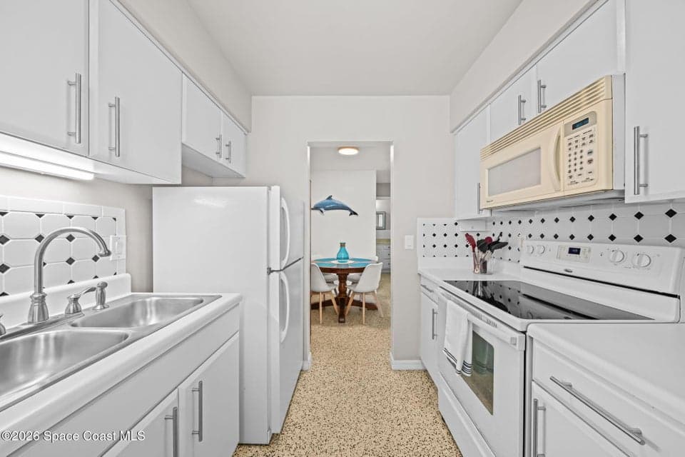 1563 S Atlantic Avenue 13, Cocoa Beach, FL 32931 photo 4