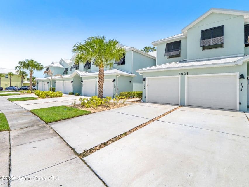 3931 Playa Del Sol Drive 104, Rockledge, FL 32955 photo 2