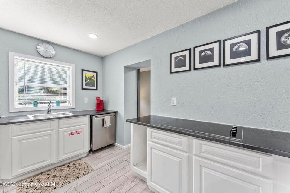 450 S Brevard Avenue, Cocoa Beach, FL 32931 photo 3