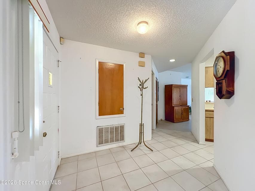 132 Oak Lake Road, Melbourne, FL 32901 photo 2